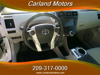 2013 Toyota Prius v Five Leather   - Photo 9 - Stockton, CA 95205