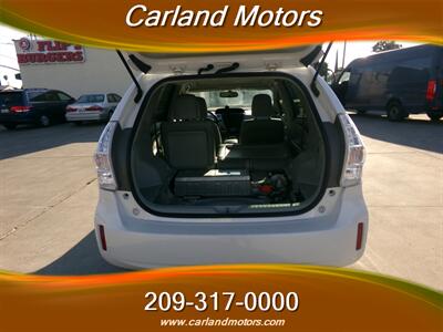 2013 Toyota Prius v Five Leather   - Photo 5 - Stockton, CA 95205