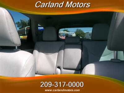 2013 Toyota Prius v Five Leather   - Photo 22 - Stockton, CA 95205