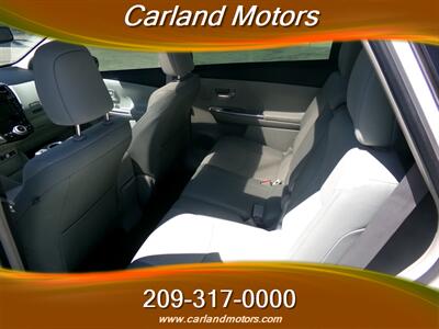 2013 Toyota Prius v Five Leather   - Photo 10 - Stockton, CA 95205