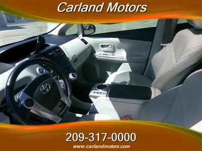 2013 Toyota Prius v Five Leather   - Photo 16 - Stockton, CA 95205