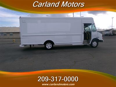 2001 WORKHORSE Delivery Truck   - Photo 8 - Stockton, CA 95205