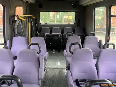 2007 Ford E-450 SD Shuttle Bus - Photo 14 - Stockton, CA 95205