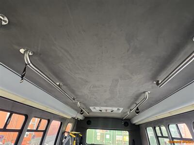 2007 Ford E-450 SD Shuttle Bus - Photo 17 - Stockton, CA 95205