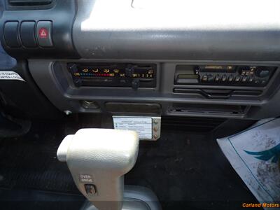 2000 Isuzu NPR BOX w/Lift - Photo 12 - Stockton, CA 95205