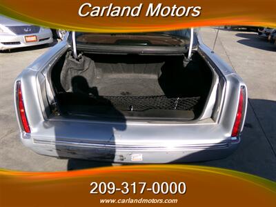 1997 Cadillac DeVille   - Photo 18 - Stockton, CA 95205