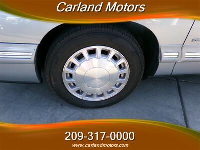 1997 Cadillac DeVille   - Photo 10 - Stockton, CA 95205