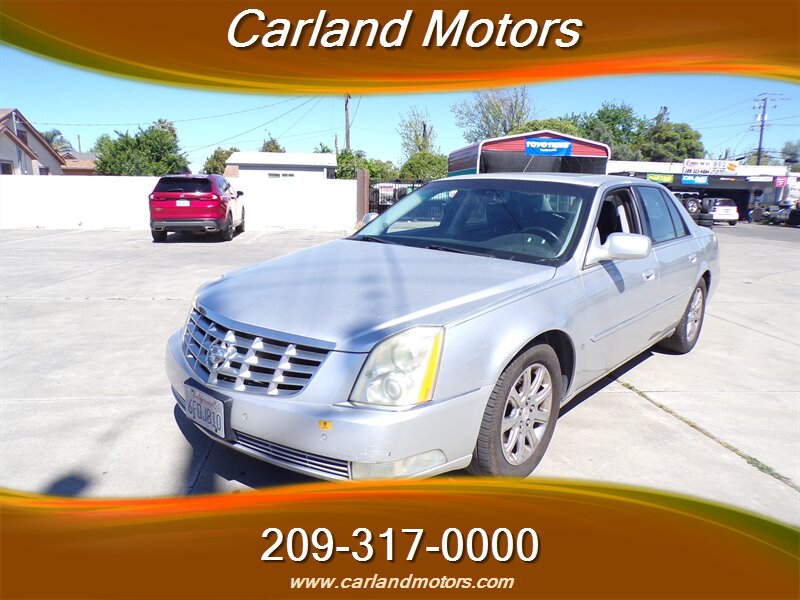 2009 Cadillac DTS Luxury Collection 5-Passenger  