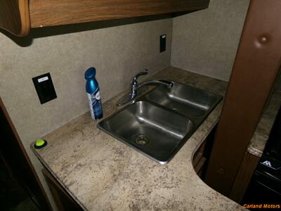 2017 Ford E-Series RV E-450 - Photo 11 - Stockton, CA 95205