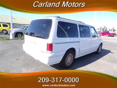 1995 Chrysler Town and Country   - Photo 7 - Stockton, CA 95205