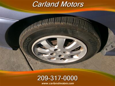 2003 Kia Rio (EZ FINANCING)   - Photo 9 - Stockton, CA 95205