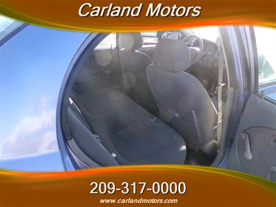 2003 Kia Rio (EZ FINANCING)   - Photo 18 - Stockton, CA 95205