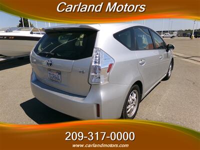 2014 Toyota Prius v Three   - Photo 7 - Stockton, CA 95205