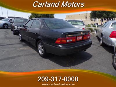 1999 Lexus ES 300   - Photo 4 - Stockton, CA 95205