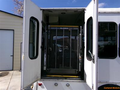 2008 Ford E-450 Shuttle Bus - Photo 17 - Stockton, CA 95205