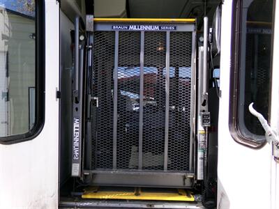 2008 Ford E-450 Shuttle Bus - Photo 18 - Stockton, CA 95205