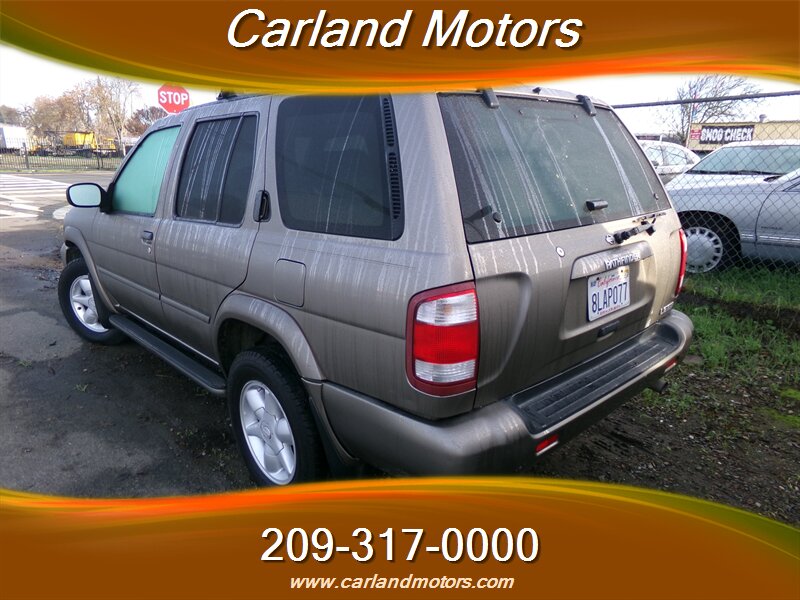 Used 2001 Nissan Pathfinder SE with VIN JN8DR09Y71W591348 for sale in Stockton, CA