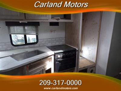 2023 Heartland Shadow Shadow Cruiser RV ID280QBS   - Photo 27 - Stockton, CA 95205