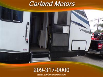 2023 Heartland Shadow Shadow Cruiser RV ID280QBS   - Photo 12 - Stockton, CA 95205