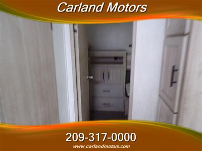 2023 Heartland Shadow Shadow Cruiser RV ID280QBS   - Photo 35 - Stockton, CA 95205