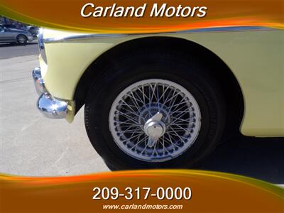 1963 MG MGB Roadster Convertible   - Photo 10 - Stockton, CA 95205