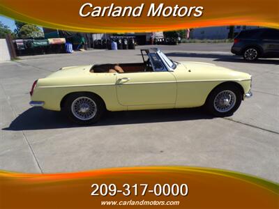 1963 MG MGB Roadster Convertible   - Photo 8 - Stockton, CA 95205