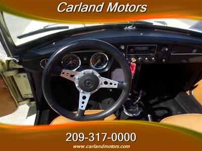 1963 MG MGB Roadster Convertible   - Photo 18 - Stockton, CA 95205