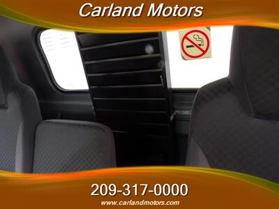 2014 Isuzu NRR w/Liftgate   - Photo 10 - Stockton, CA 95205
