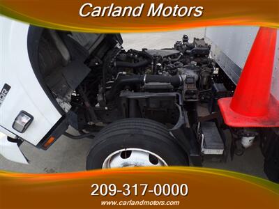 2014 Isuzu NRR w/Liftgate   - Photo 31 - Stockton, CA 95205