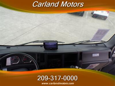 2014 Isuzu NRR w/Liftgate   - Photo 12 - Stockton, CA 95205