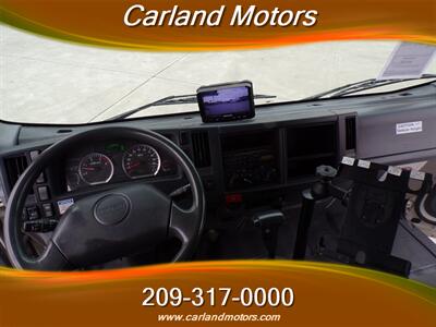 2014 Isuzu NRR w/Liftgate   - Photo 13 - Stockton, CA 95205