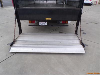 2014 Isuzu NRR W/Liftgate   - Photo 16 - Stockton, CA 95205