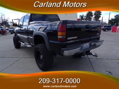 2004 GMC Sierra 2500HD SLT   - Photo 5 - Stockton, CA 95205