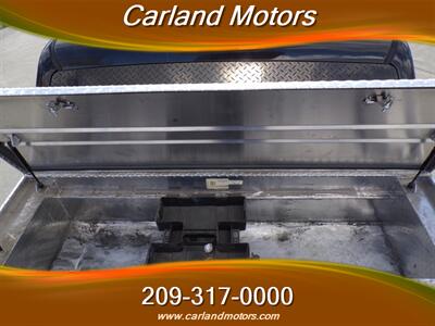 2004 GMC Sierra 2500HD SLT   - Photo 29 - Stockton, CA 95205