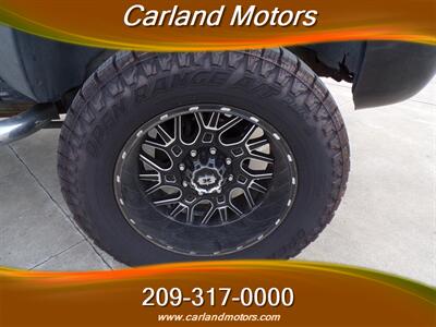 2004 GMC Sierra 2500HD SLT   - Photo 9 - Stockton, CA 95205