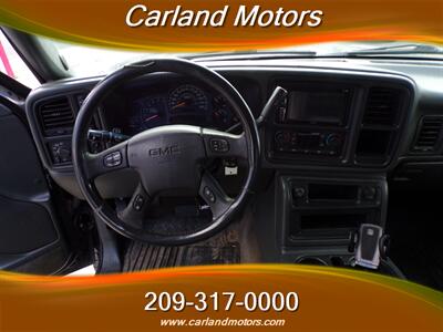2004 GMC Sierra 2500HD SLT   - Photo 16 - Stockton, CA 95205