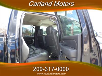 2004 GMC Sierra 2500HD SLT   - Photo 30 - Stockton, CA 95205