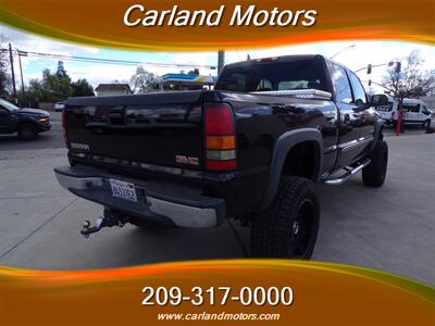 2004 GMC Sierra 2500HD SLT   - Photo 7 - Stockton, CA 95205