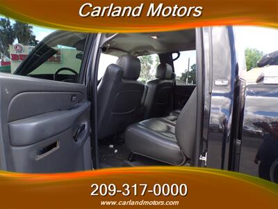 2004 GMC Sierra 2500HD SLT   - Photo 14 - Stockton, CA 95205