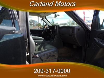 2004 GMC Sierra 2500HD SLT   - Photo 33 - Stockton, CA 95205