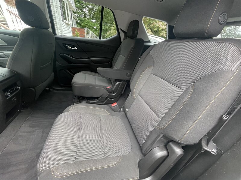 2018 Chevrolet Traverse 1LT - Photo 12