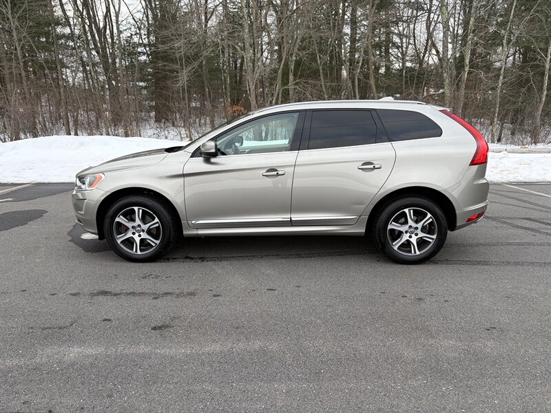 2015 Volvo XC60 T6   - Photo 1 - Woburn, MA 01801