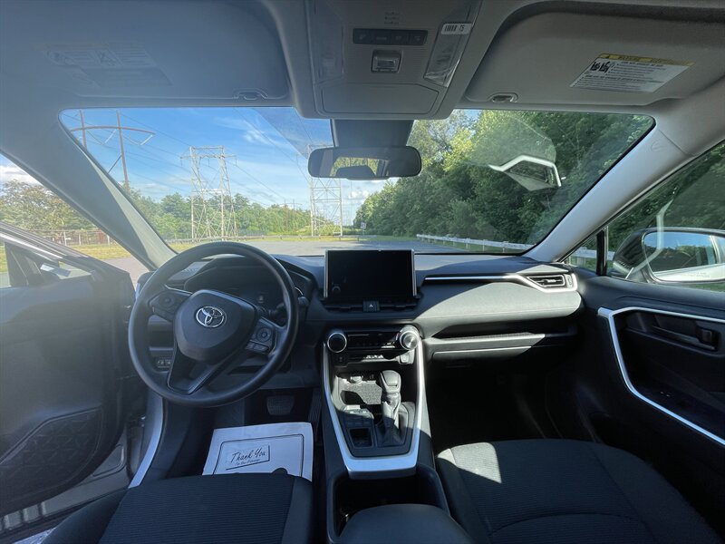 2024 Toyota RAV4 LE - Photo 7