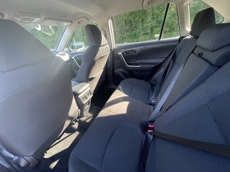 2024 Toyota RAV4 LE - Photo 6