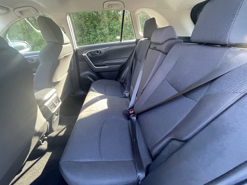 2024 Toyota RAV4 LE - Photo 15