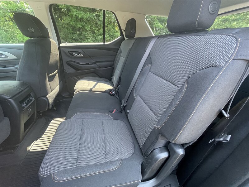 2018 Chevrolet Traverse 1LT - Photo 12