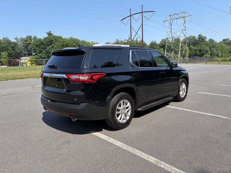 2018 Chevrolet Traverse 1LT - Photo 5