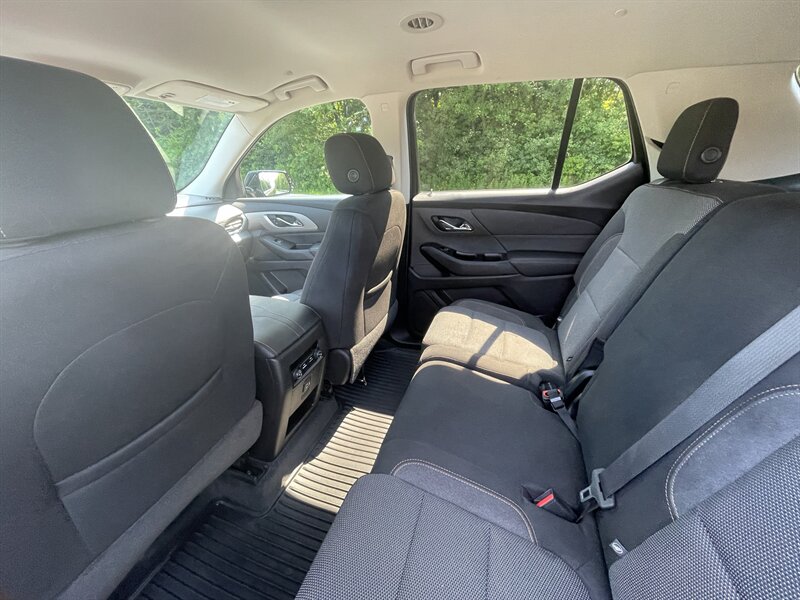 2018 Chevrolet Traverse 1LT - Photo 13