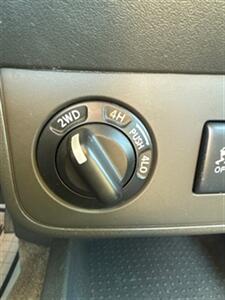 2012 Nissan Frontier SV V6   - Photo 12 - Burlington, MA 01803