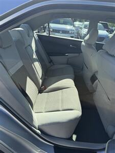 2012 Toyota Camry Hybrid LE - Photo 5 - Burlington, MA 01803